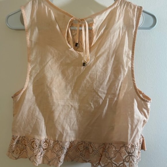 Urban Outfitters light pink crochet peplum tank with tie in back, Size M - Picture 2 of 4